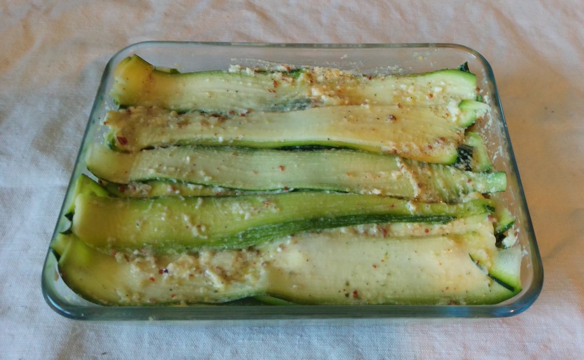 Courgettes crues marinées